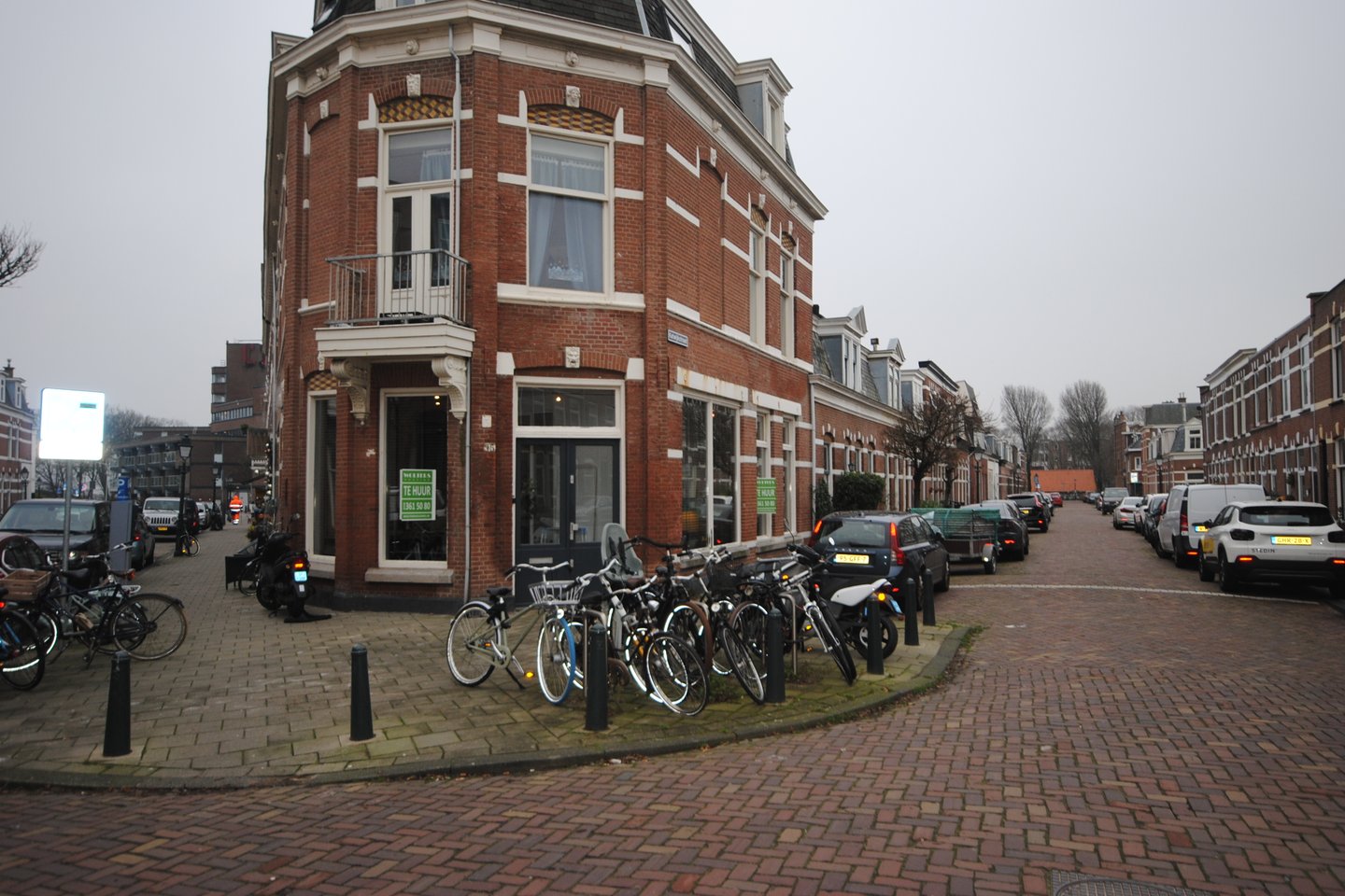 View photo 2 of Renbaanstraat 95