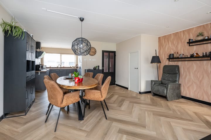 Foto 10 van Mariniersweg 64