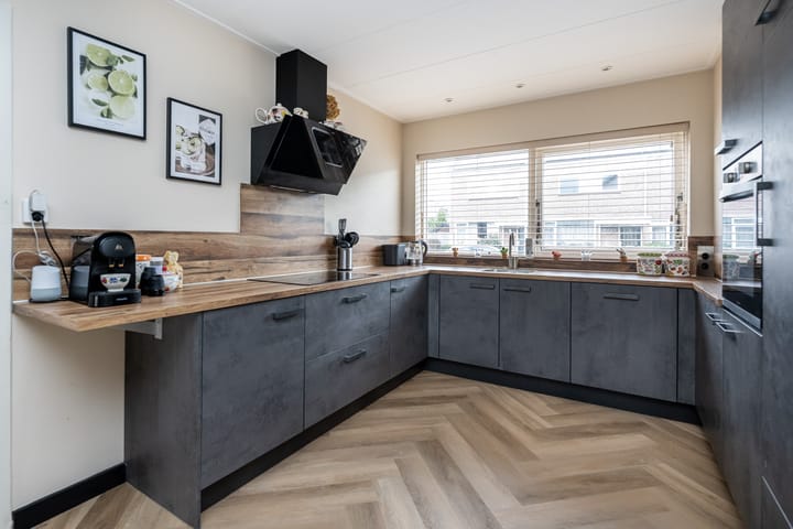 Foto 13 van Mariniersweg 64