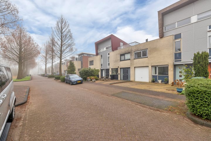 Foto 2 van E. du Perronstraat 29