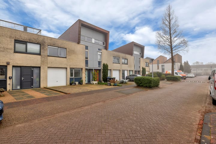 Foto 3 van E. du Perronstraat 29