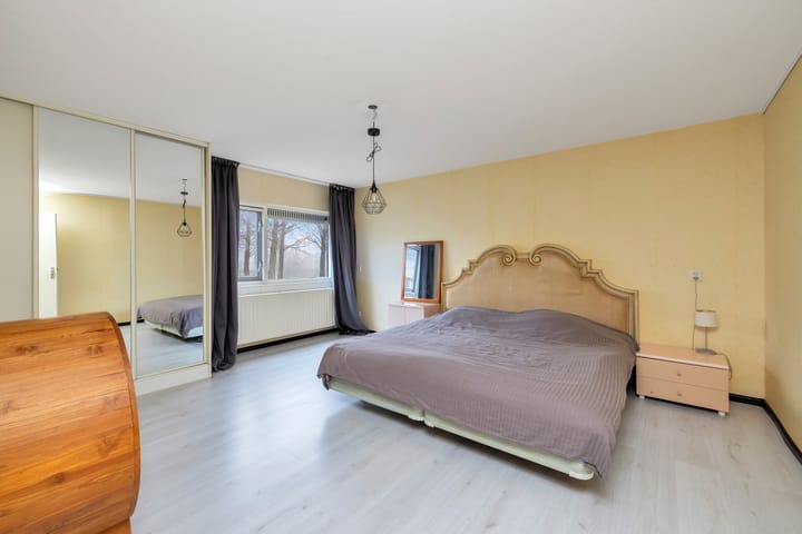 Foto 19 van E. du Perronstraat 29