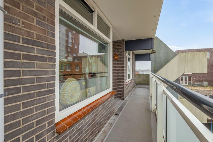 Foto 32 van Raadhuisplein 186