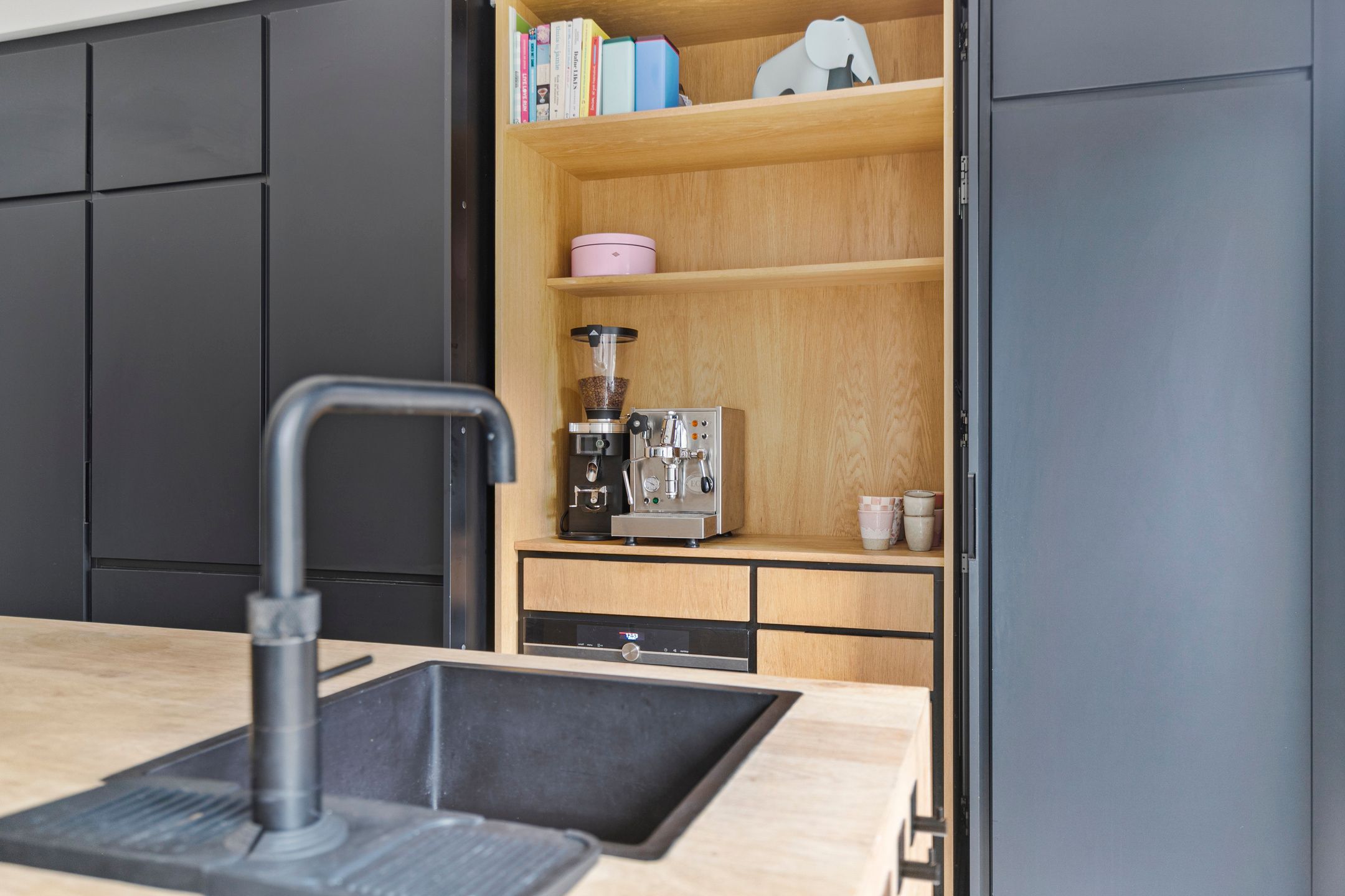 Foto 15 van Van Dijkstraat 11