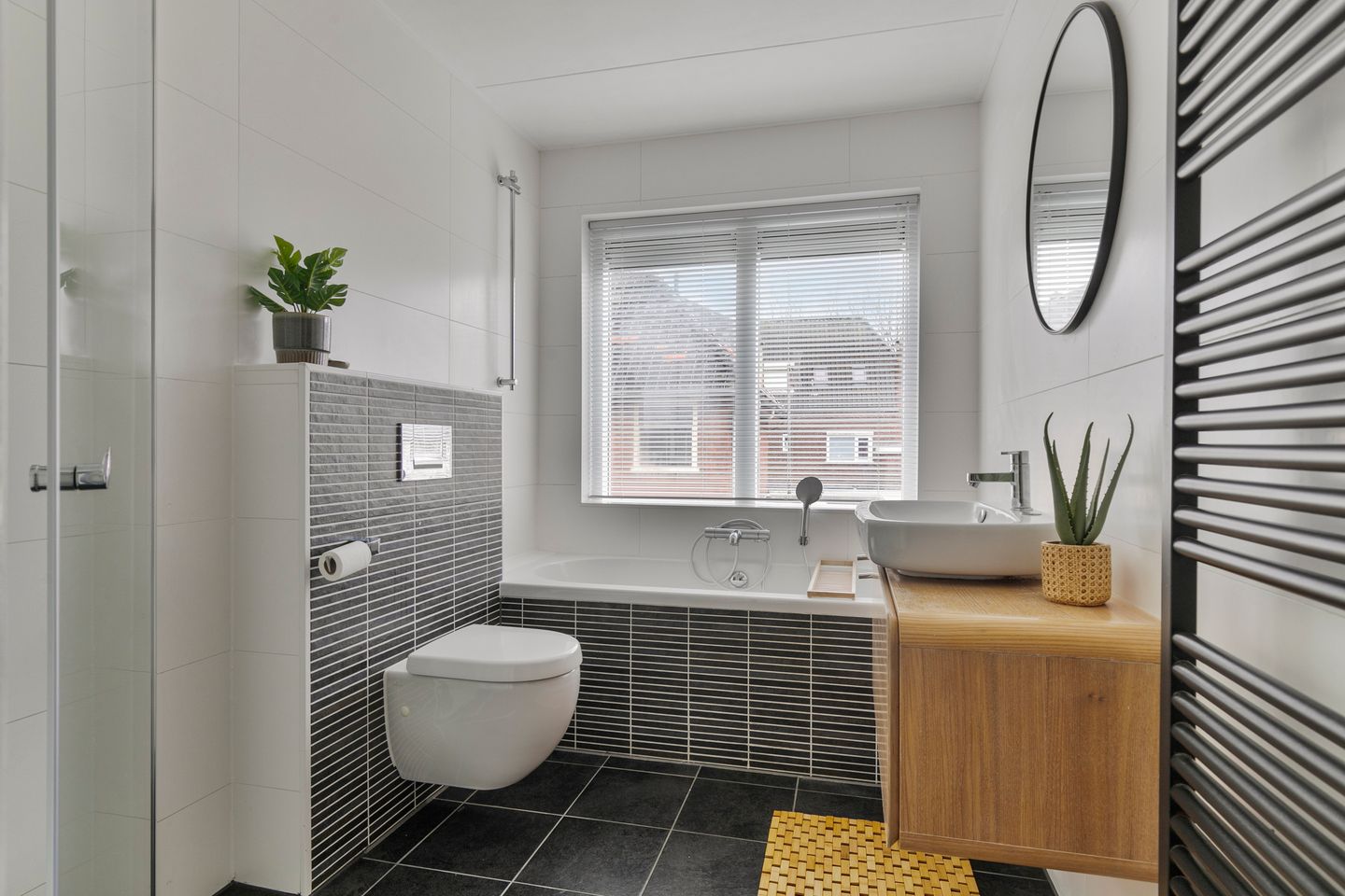 Foto 20 van Van Dijkstraat 11