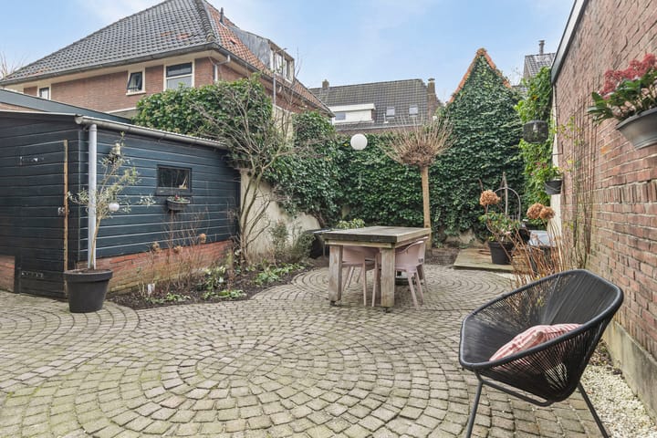 Foto 28 van Van Dijkstraat 11