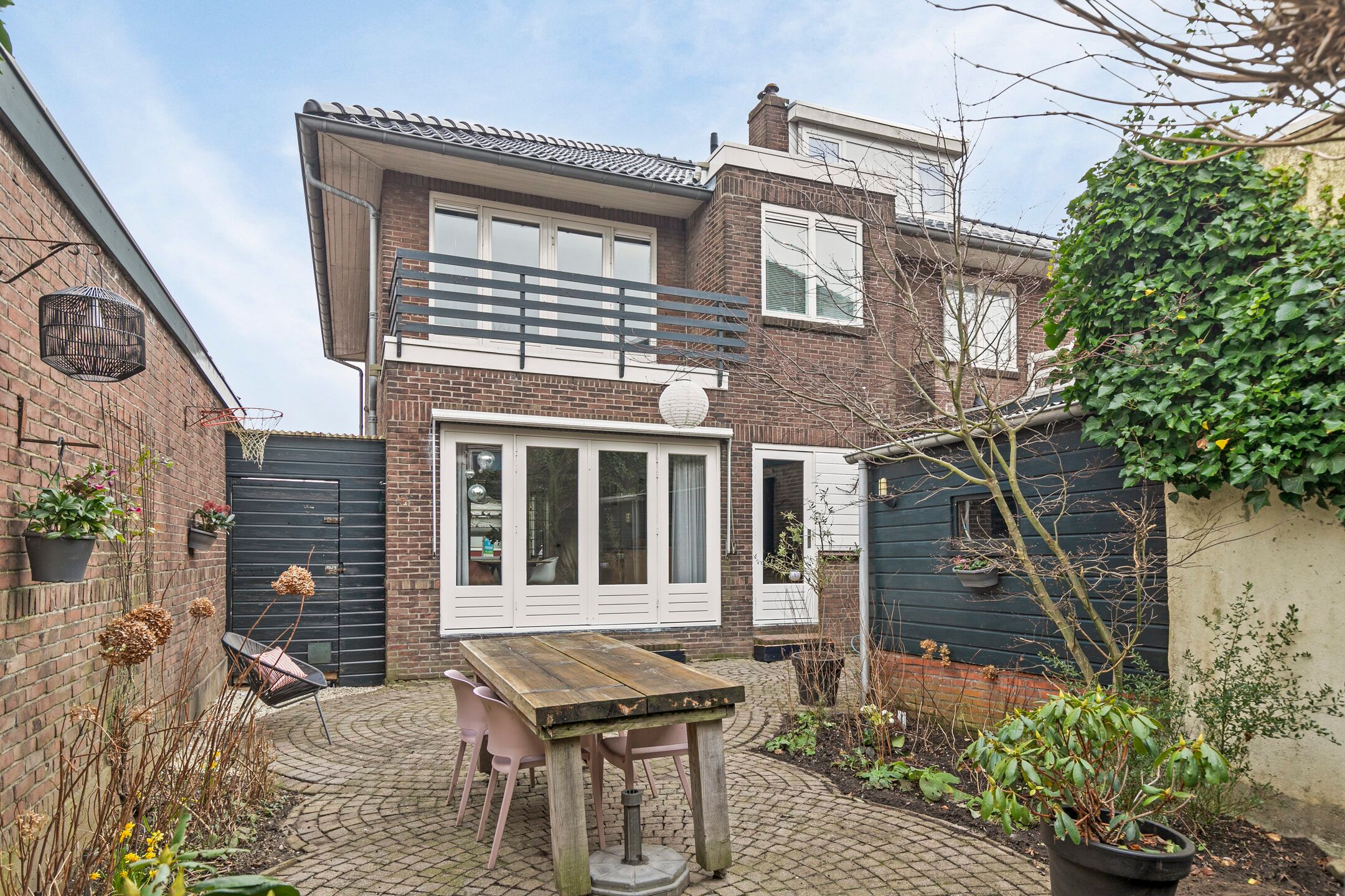 Foto 30 van Van Dijkstraat 11