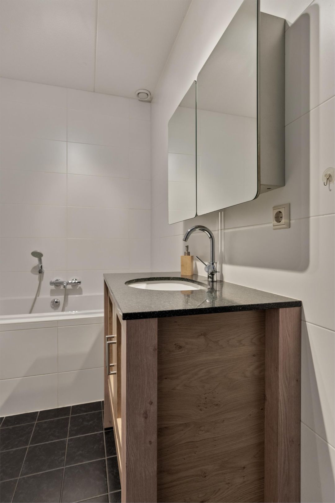 Foto 28 van Weegbree 31