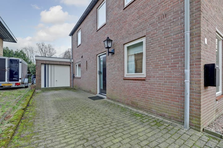 Foto 54 van Meester van de Bergstraat 3