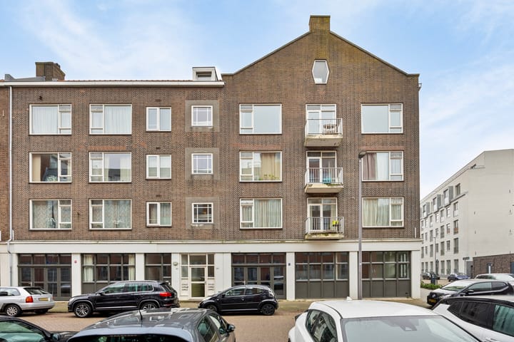 Photo 21 of De Ruyterstraat 10-B