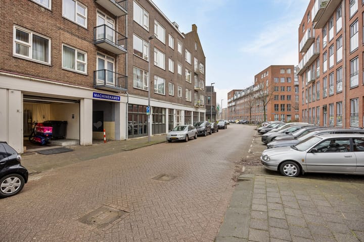 Photo 22 of De Ruyterstraat 10-B