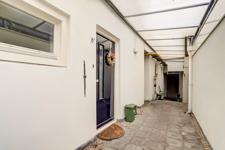 Photo 6 of Voorstraat 8-F