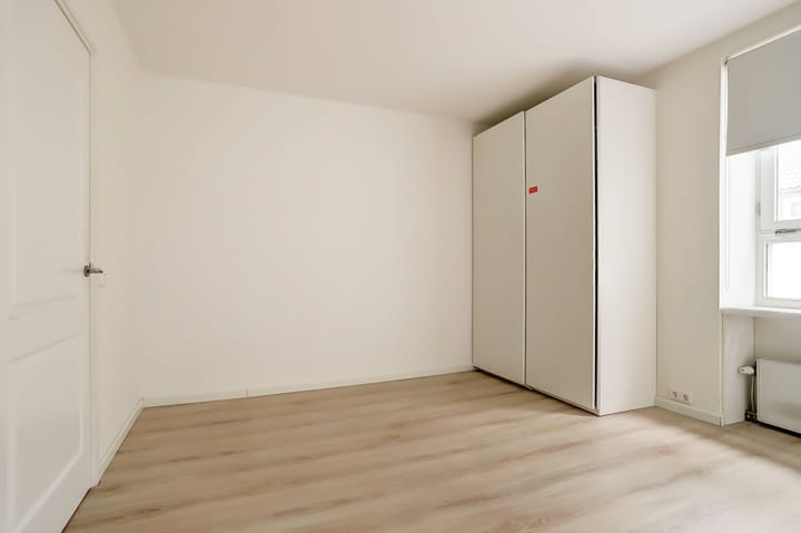 Photo 11 of Voorstraat 8-F