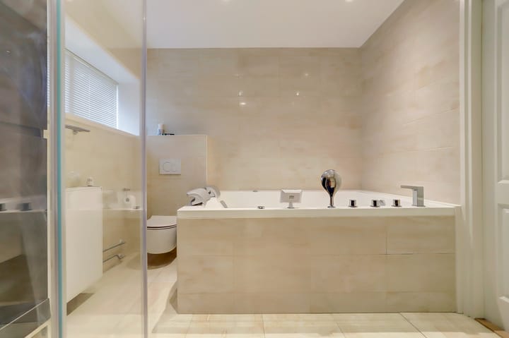 Photo 13 of Voorstraat 8-F