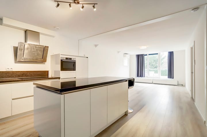 Photo 18 of Voorstraat 8-F