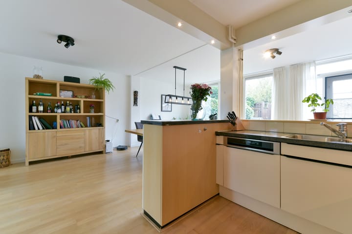 Foto 11 van Albert Schweitzerlaan 49