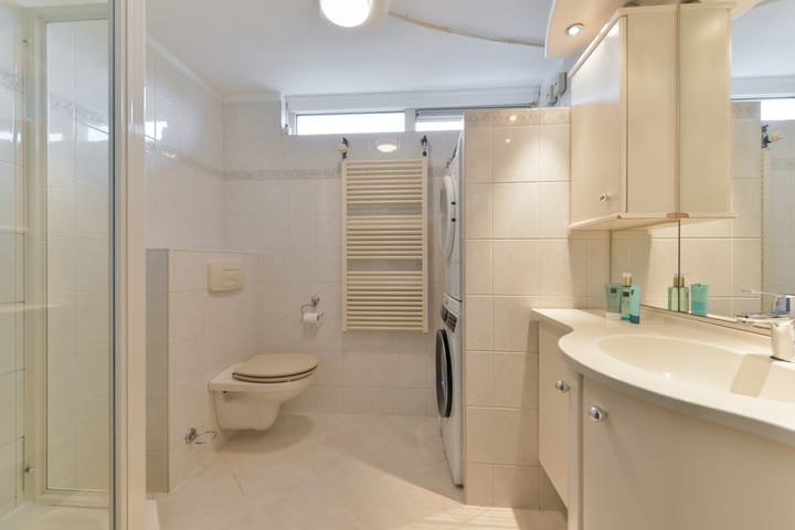 Foto 22 van Albert Schweitzerlaan 49