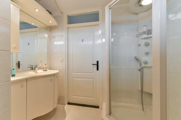 Foto 24 van Albert Schweitzerlaan 49