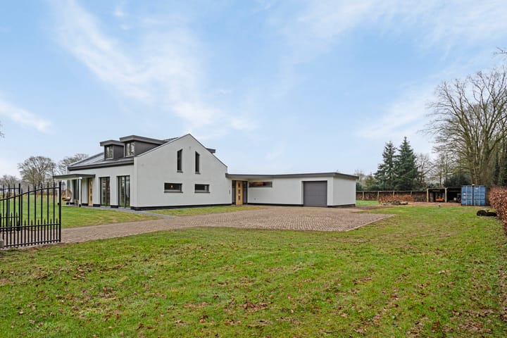 Photo 7 of Meerstraat 46