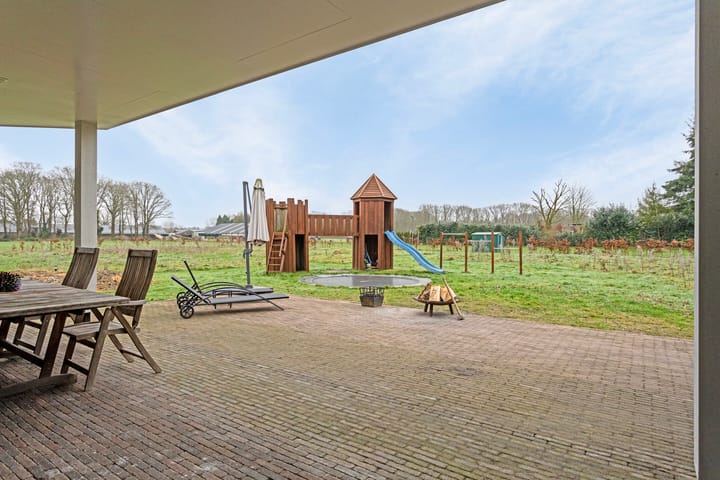 Photo 58 of Meerstraat 46