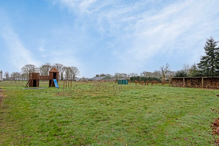 Photo 60 of Meerstraat 46