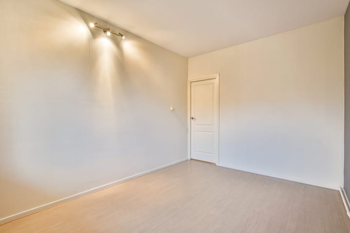 Photo 12 of Sinnigvelderstraat 445