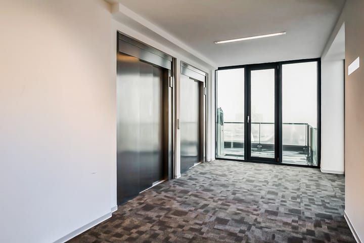 Foto 10 van Raadhuisplein 58