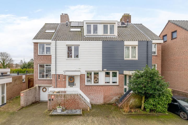 Foto 1 van Agathapark 10