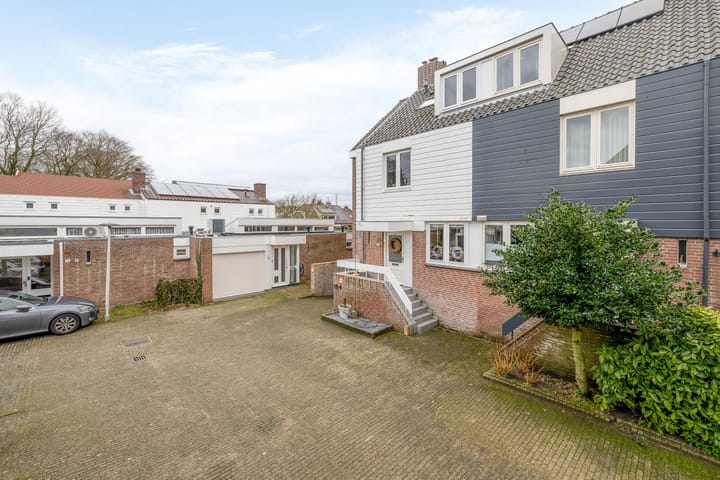 Foto 2 van Agathapark 10