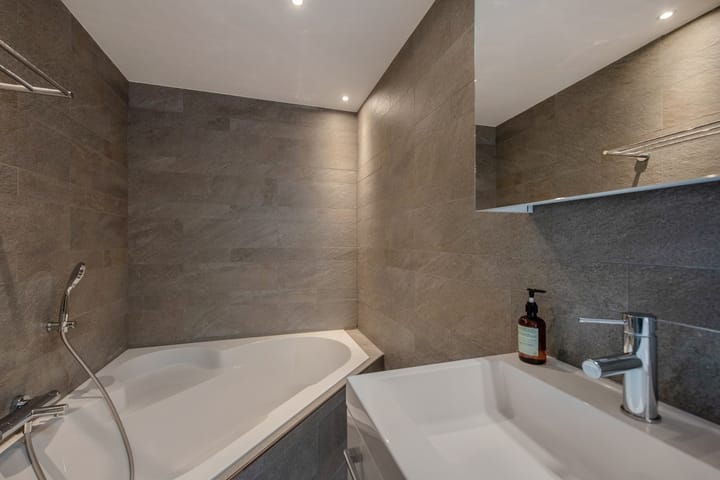 Foto 34 van Oostvlietweg 4-A