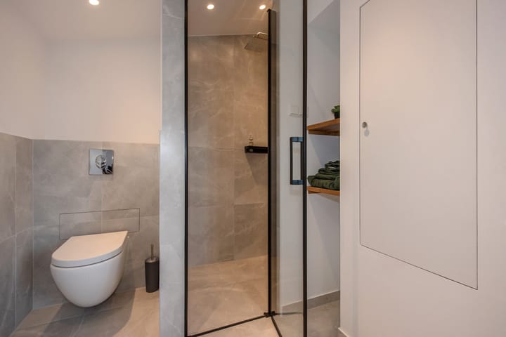 Foto 42 van Oostvlietweg 4-A