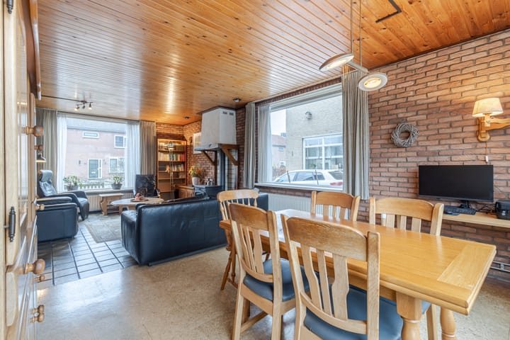 Foto 10 van Julianastraat 69