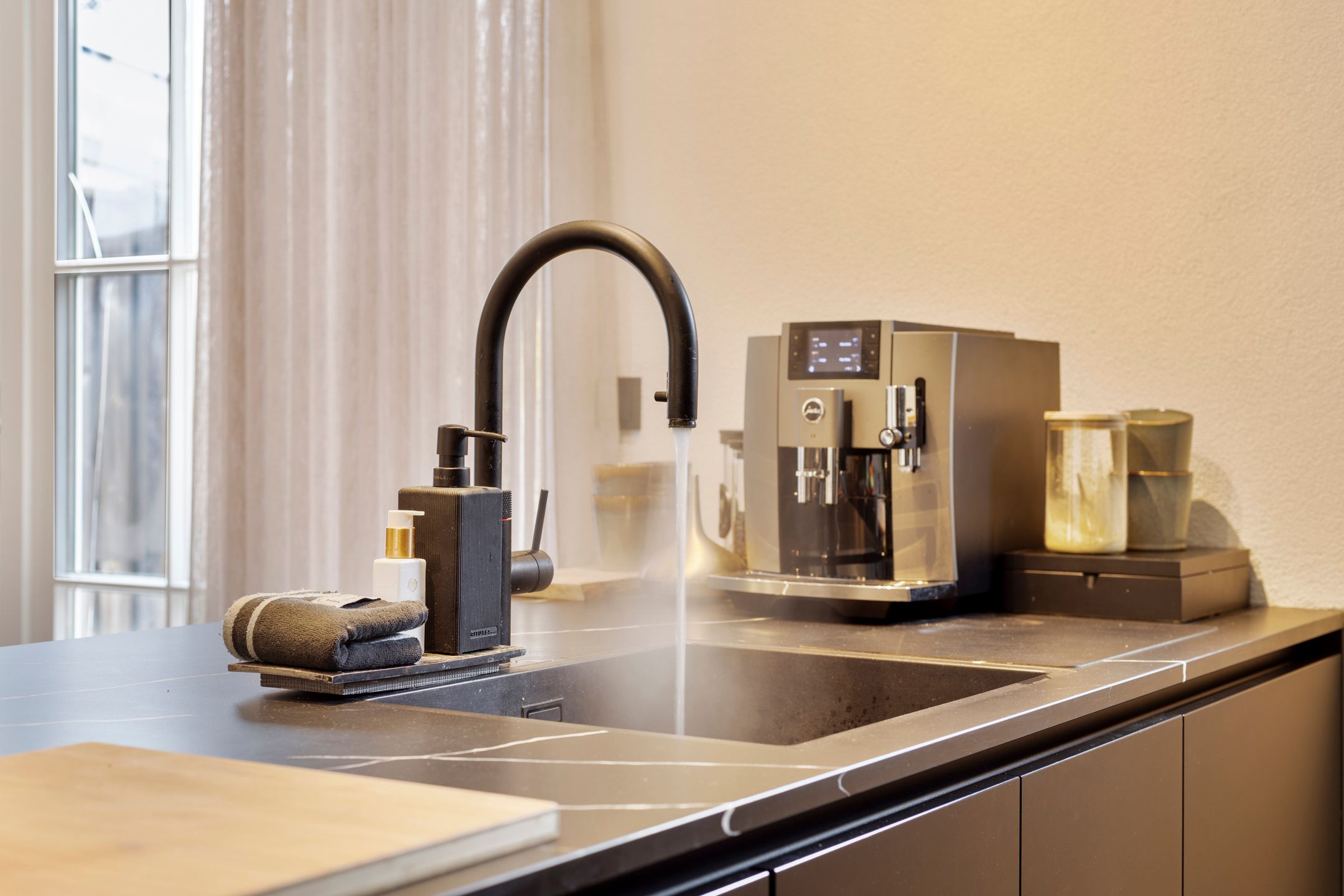 Photo 21 of van Goenstraat 12