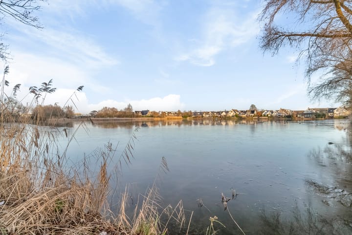 Photo 35 of Karrespoor 1