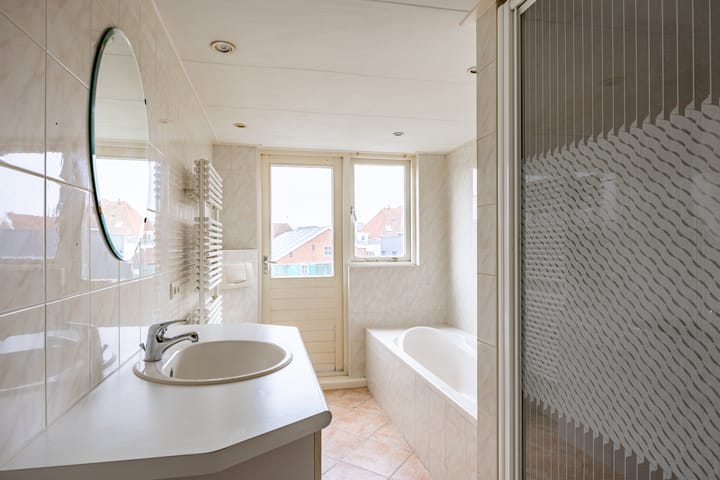 Foto 32 van Van Ghemmenichstraat 5