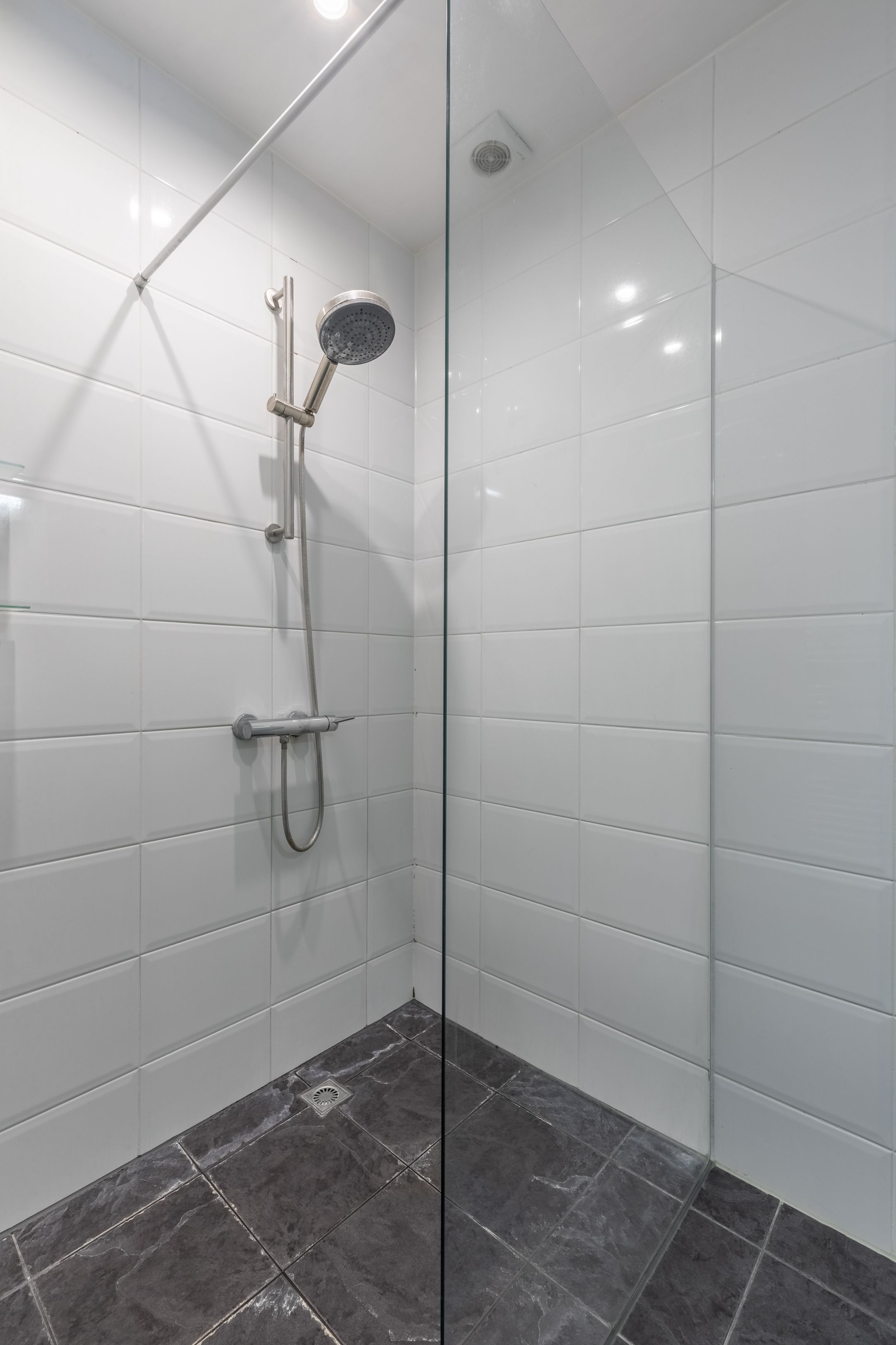 Photo 27 of Groest 15-C