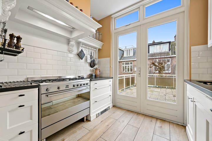 Photo 14 of Van Egmondstraat 60