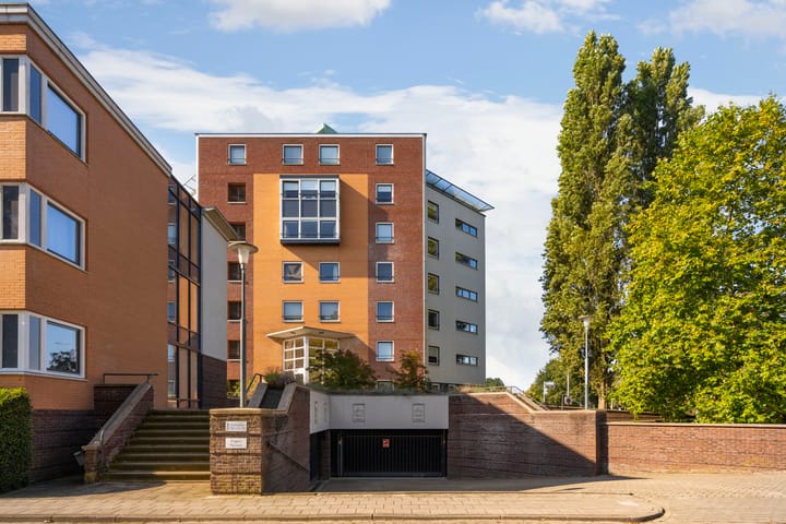 Foto 1 van Emmalaan 75