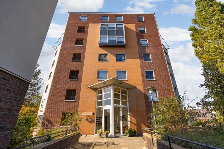 Foto 2 van Emmalaan 75