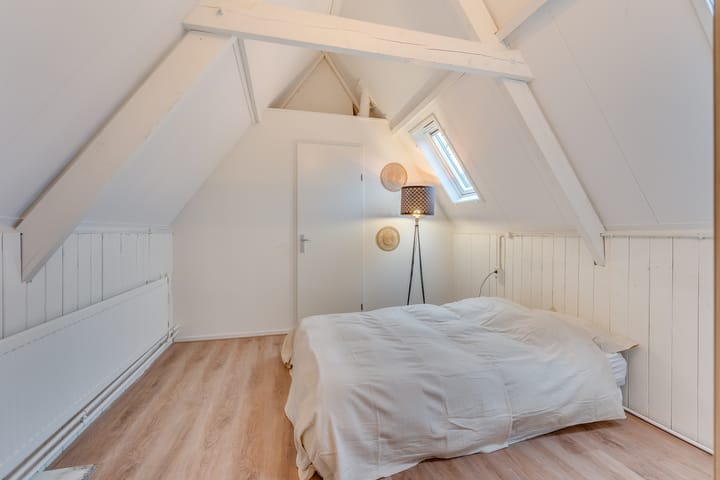 Photo 12 of Sint Rochusstraat 10