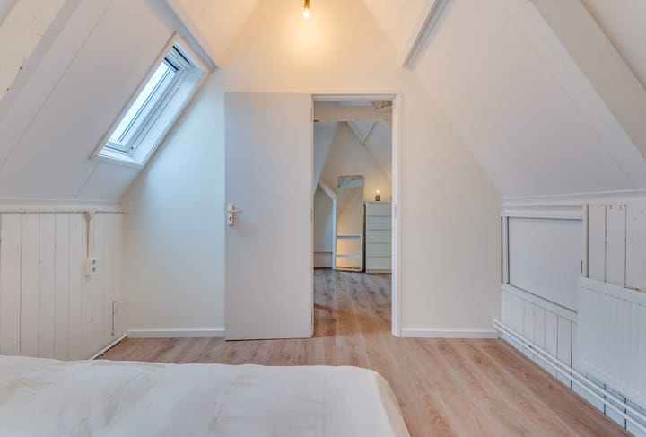 Photo 13 of Sint Rochusstraat 10