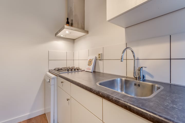 Photo 16 of Sint Rochusstraat 10