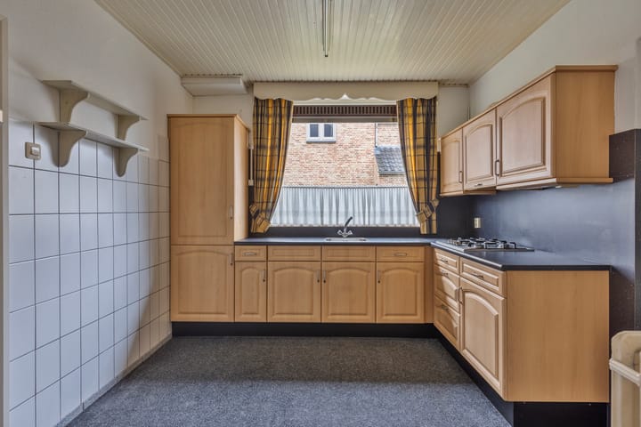 Foto 11 van Pastoor van der Kampstraat 7