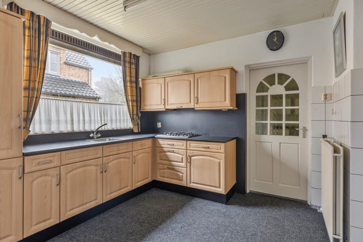 Foto 12 van Pastoor van der Kampstraat 7