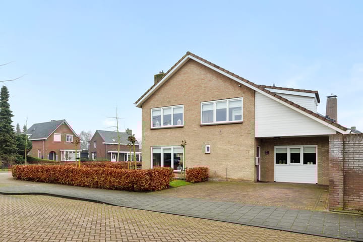 Foto 2 van Simon van den Berghstraat 58