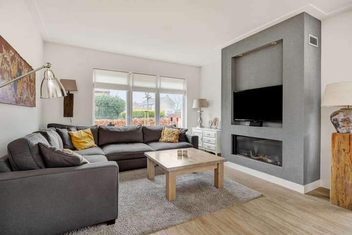 Foto 12 van Simon van den Berghstraat 58