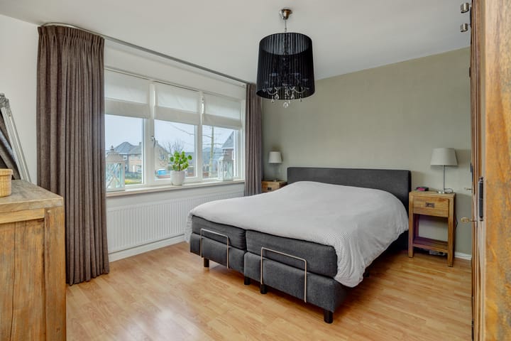 Foto 24 van Simon van den Berghstraat 58