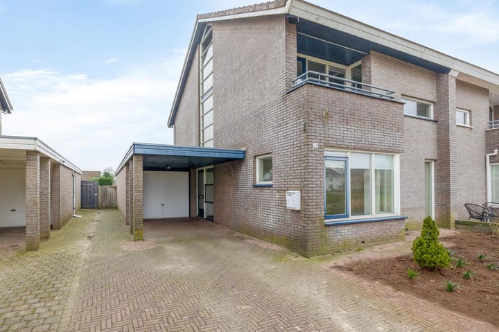 Foto 35 van Klaproosweg 24