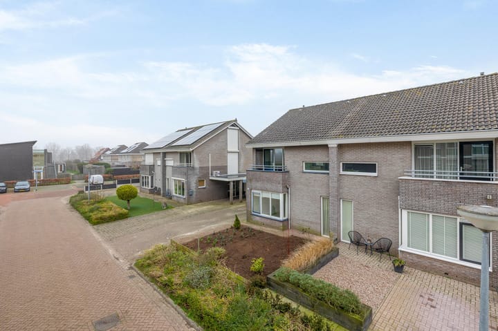 Foto 37 van Klaproosweg 24