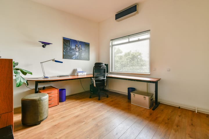 Photo 17 of Wilsonstraat 93